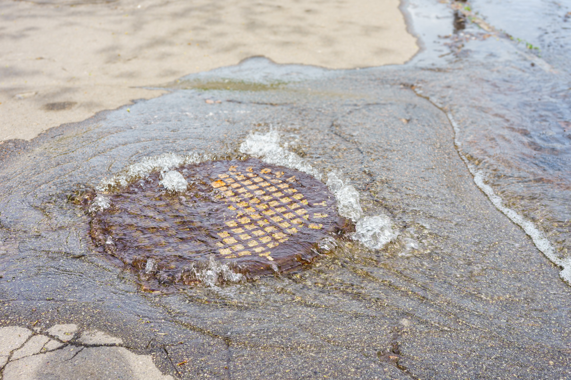 Water Fountain Pours Out From Sewer Hatch, Breakthrough Sewerage System, Accident Of Water Supply